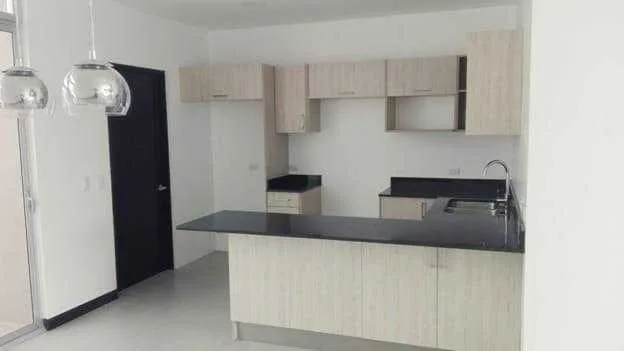 Alquiler de Apartamento en Santa Ana - foto 2