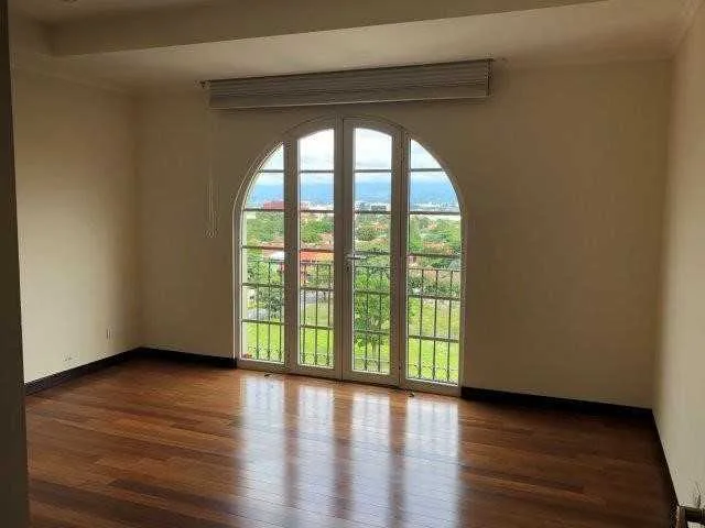 Venta Apartamento en el Cortijo, Escazú - foto 2