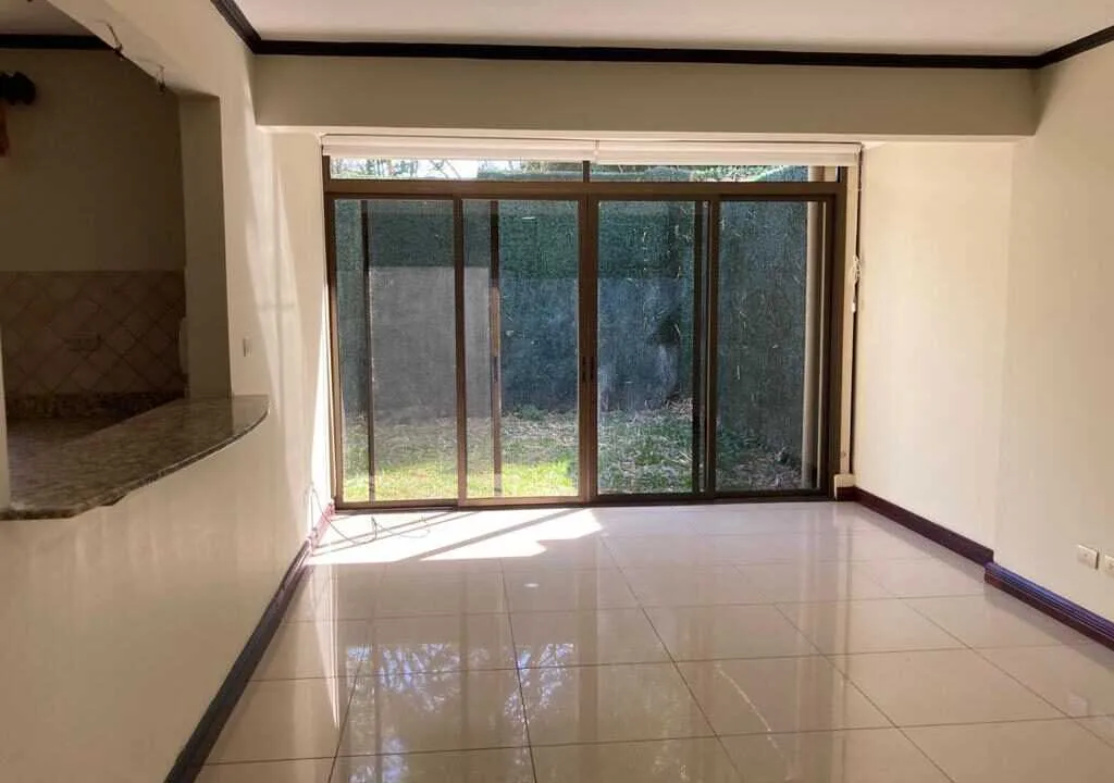 Alquiler de Casa en Santa Ana - foto 2