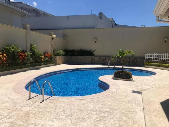 Alquiler  de casa en Escazú #175