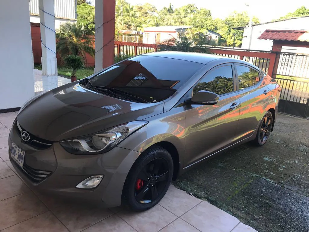 Hyundai Elantra GLS 2013