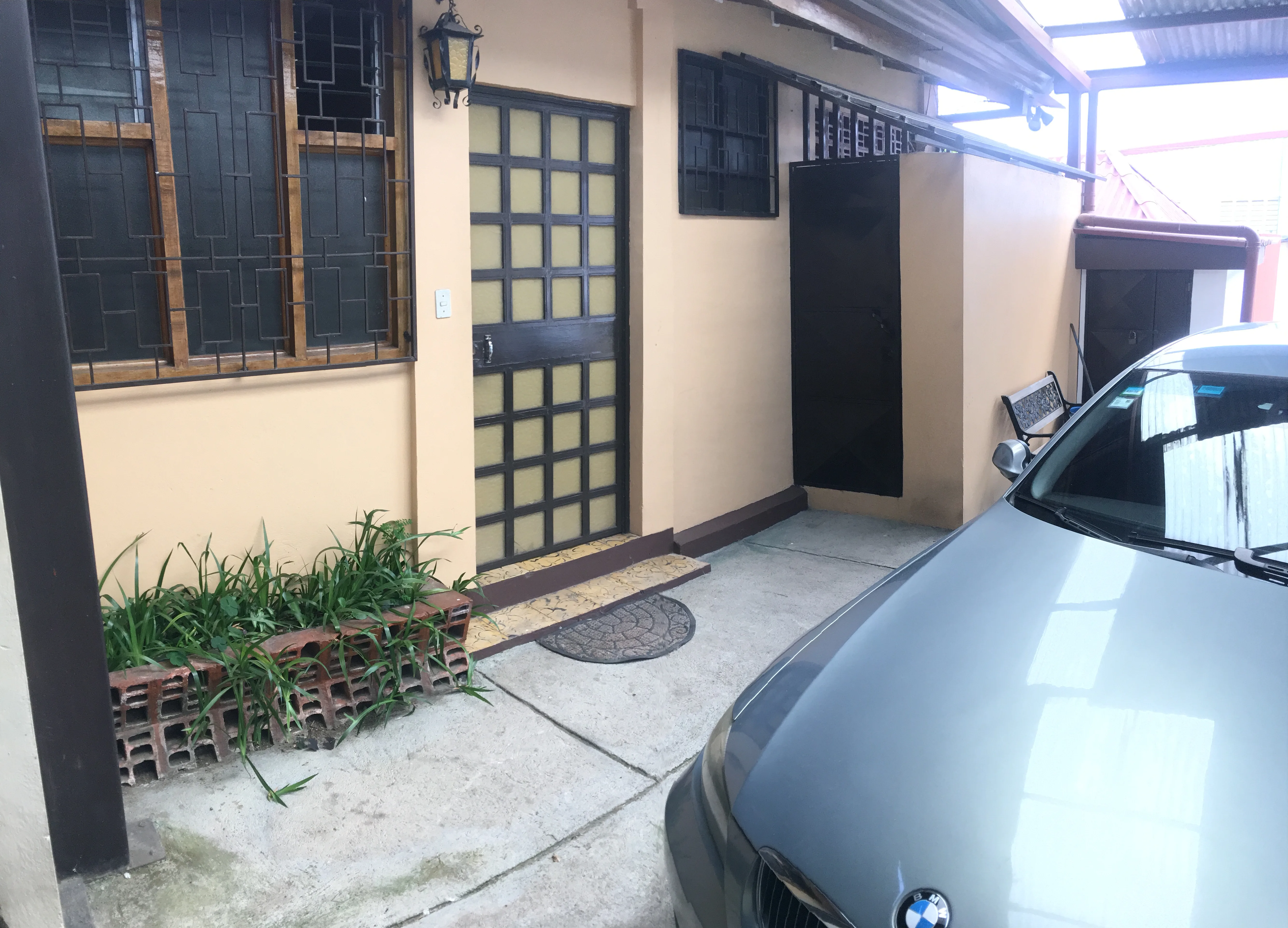 Oficinas y bodega en alquiler