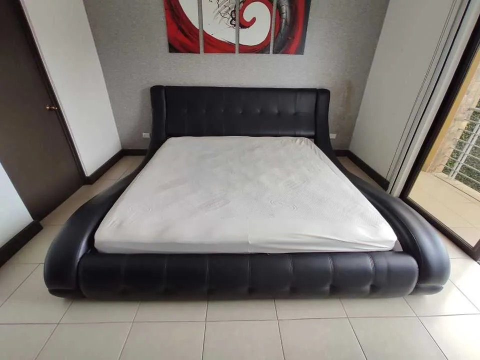 REBAJADA - Cama KING ÚNICA Y MODERNA ESTILO PICCIONE - foto 3