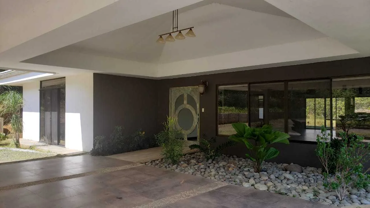 Alquiler de Casa, La Garita de Alajuela, 290m2, $1.500= - foto 2