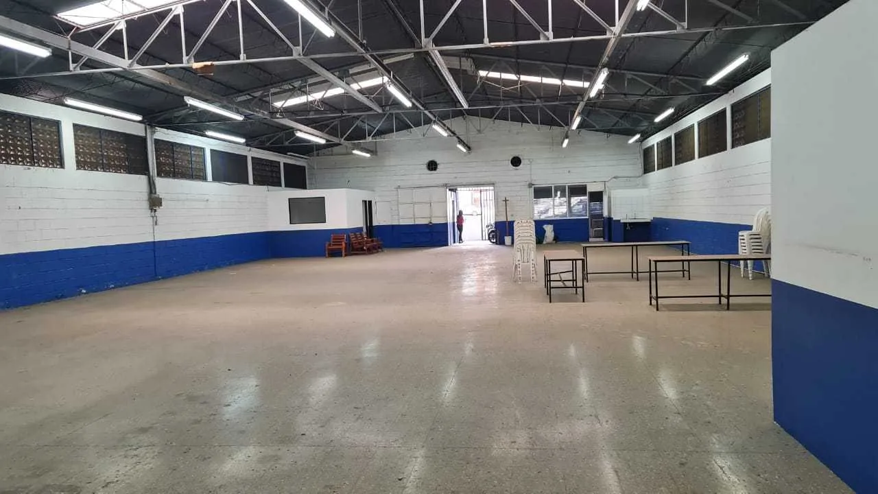 Alquiler de bodega o local comercial en Alajuela centro, 450 m2, $2.700= - foto 2