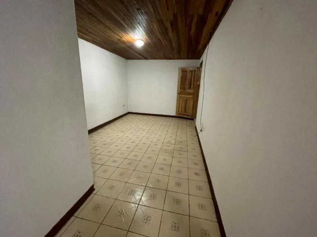 Alquiler de casa, La Garita de Alajuela, 140 m2, $850= - foto 6