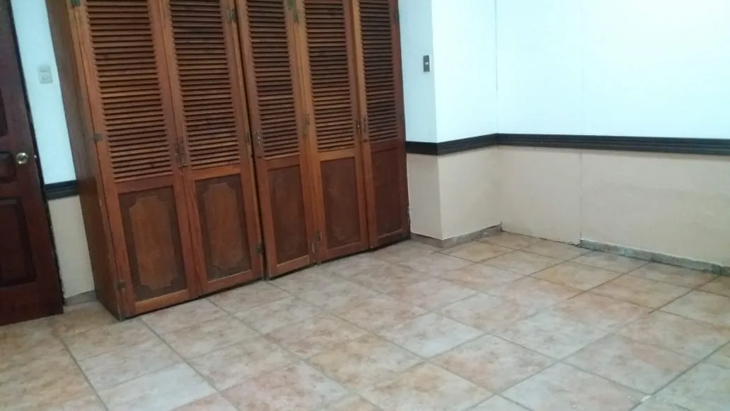 Alquiler de oficina Alajuela centro, 20 m2, 150.000 colones.