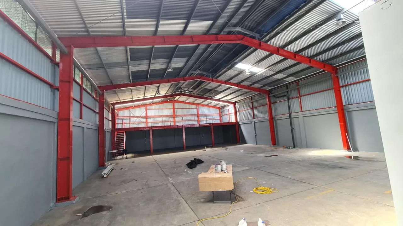 Alquiler de bodega industrial en Heredia, Cariari, $2.800 + IVA