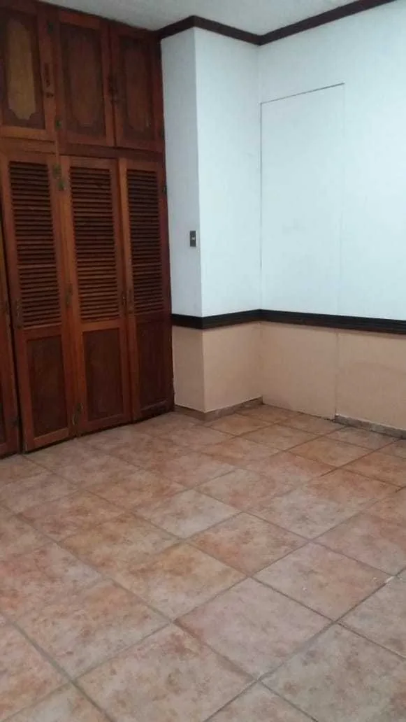 Alquiler de oficina Alajuela centro, 20 m2, 150.000 colones. - foto 3