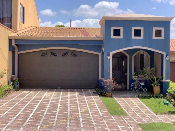Venta de casa Urbanización Terranova en Alajuela Centro, 280 m2, $200.000=