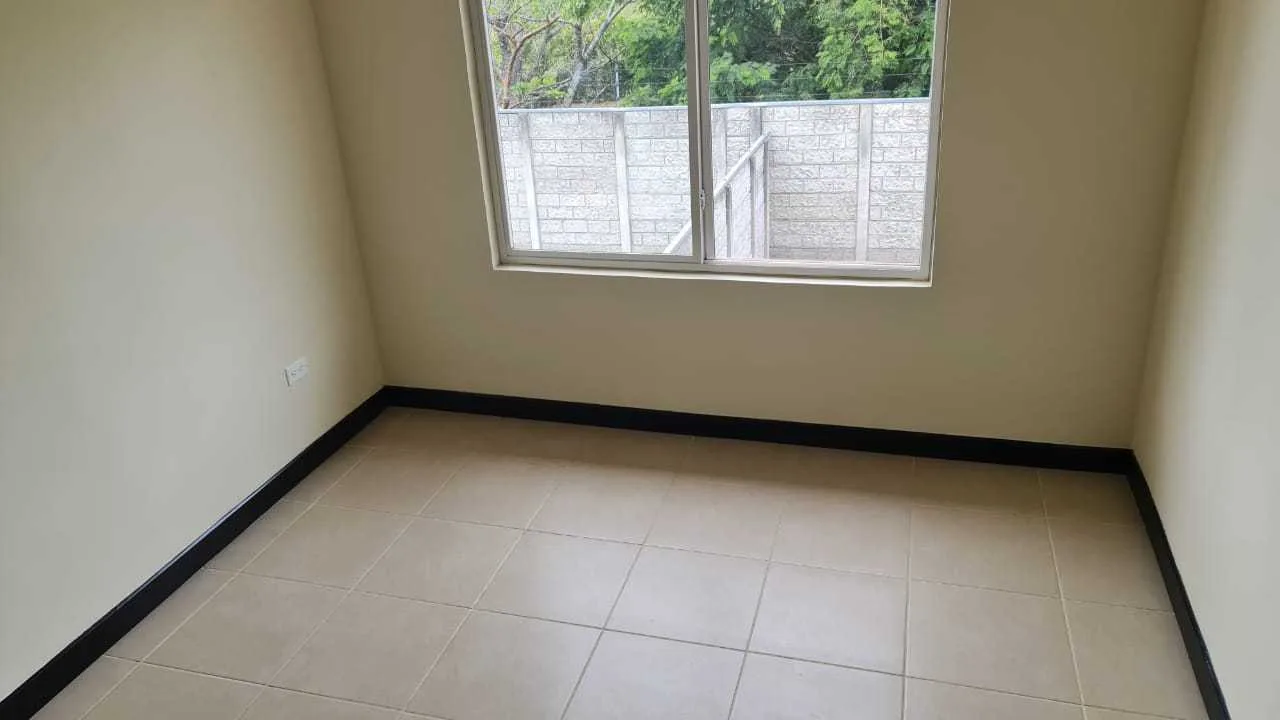 Alquiler de casa, Condominio Doña Elsie Guácima de Alajuela, 140 m2, $750= - foto 6