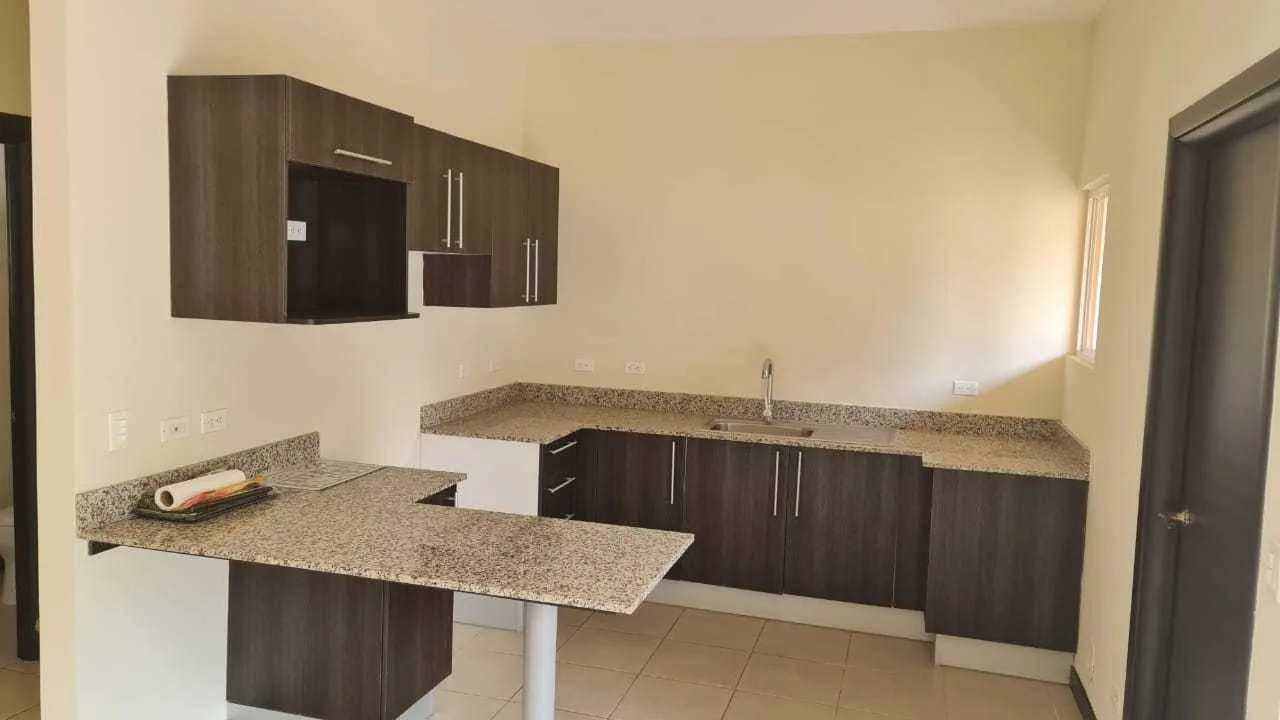 Alquiler de casa, Condominio Doña Elsie Guácima de Alajuela, 140 m2, $750= - foto 5