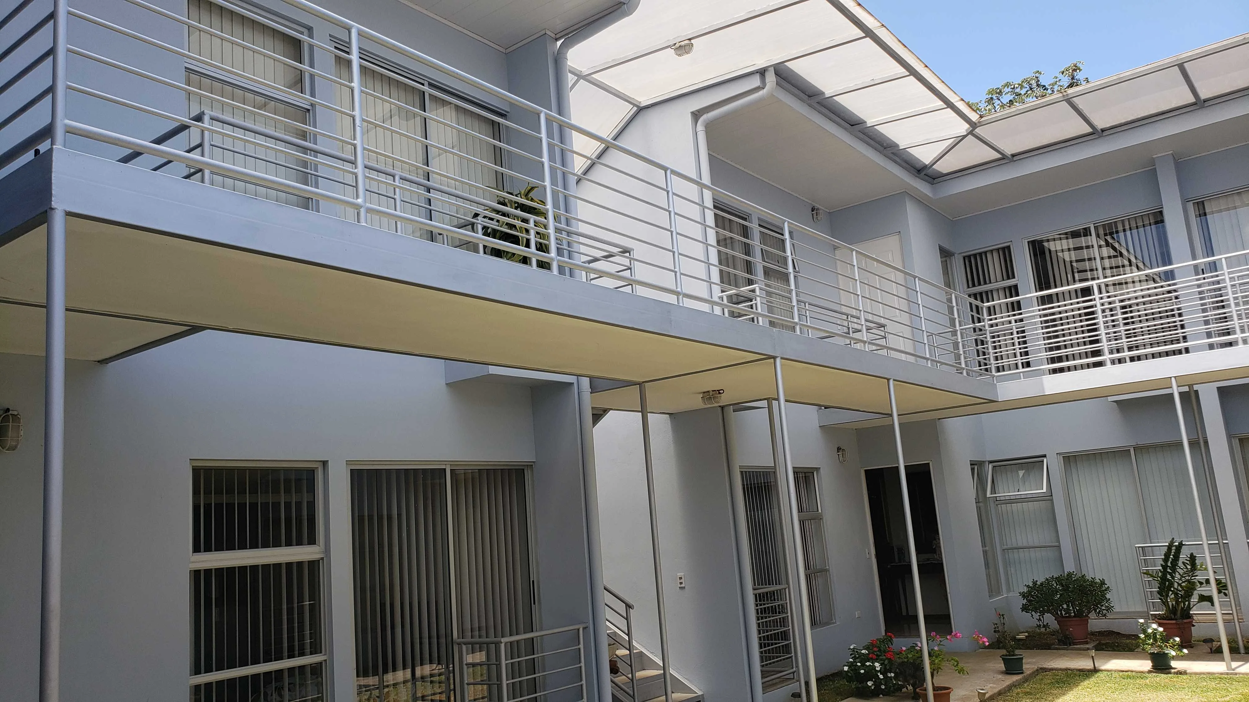 Alquiler de apartamento amueblado en Calle Loria Alajuela ¢300.000. - foto 3