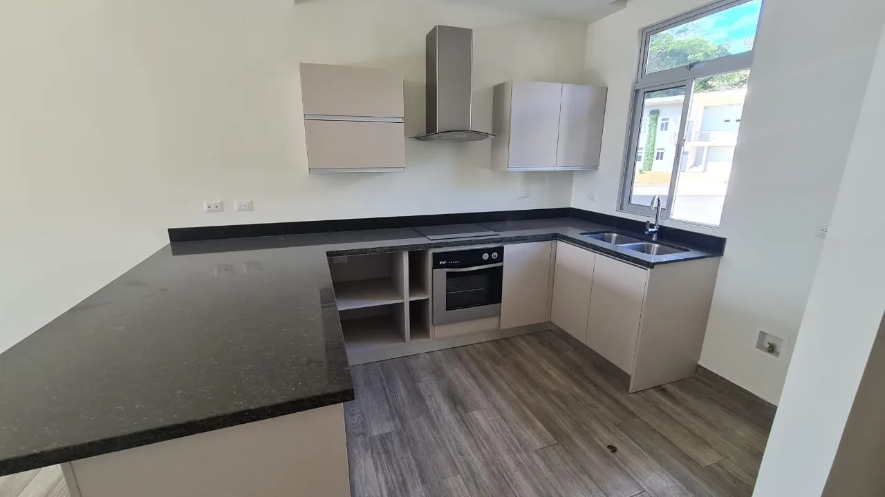 Alquiler de casa nueva en El Coyol Alajuela cerca de RITEVE, 105 m2, $750=