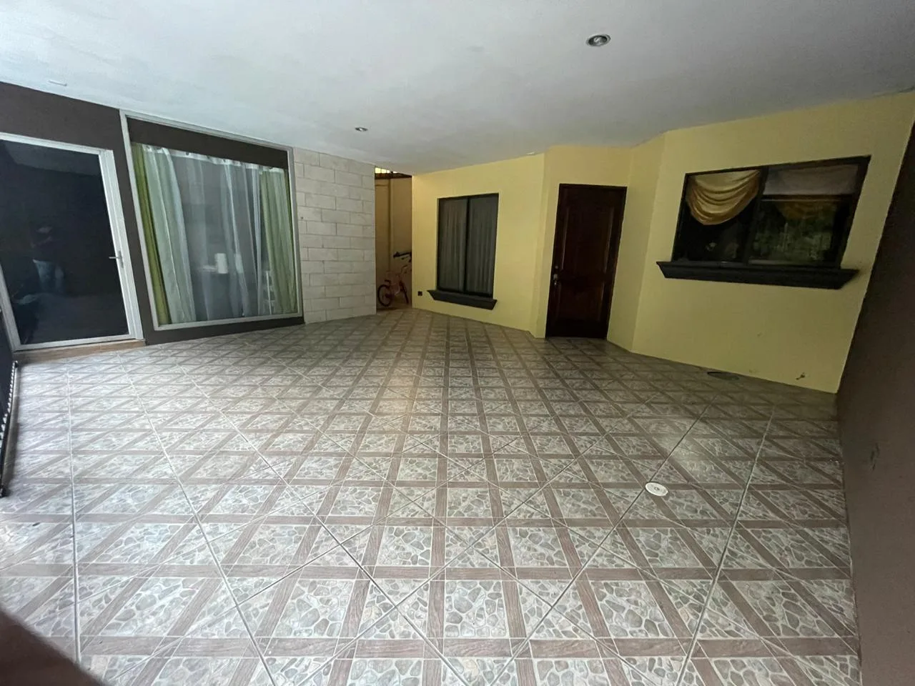Venta de casa con local comercial, San Isidro de Alajuela, 156 m2, ?61.000.000=