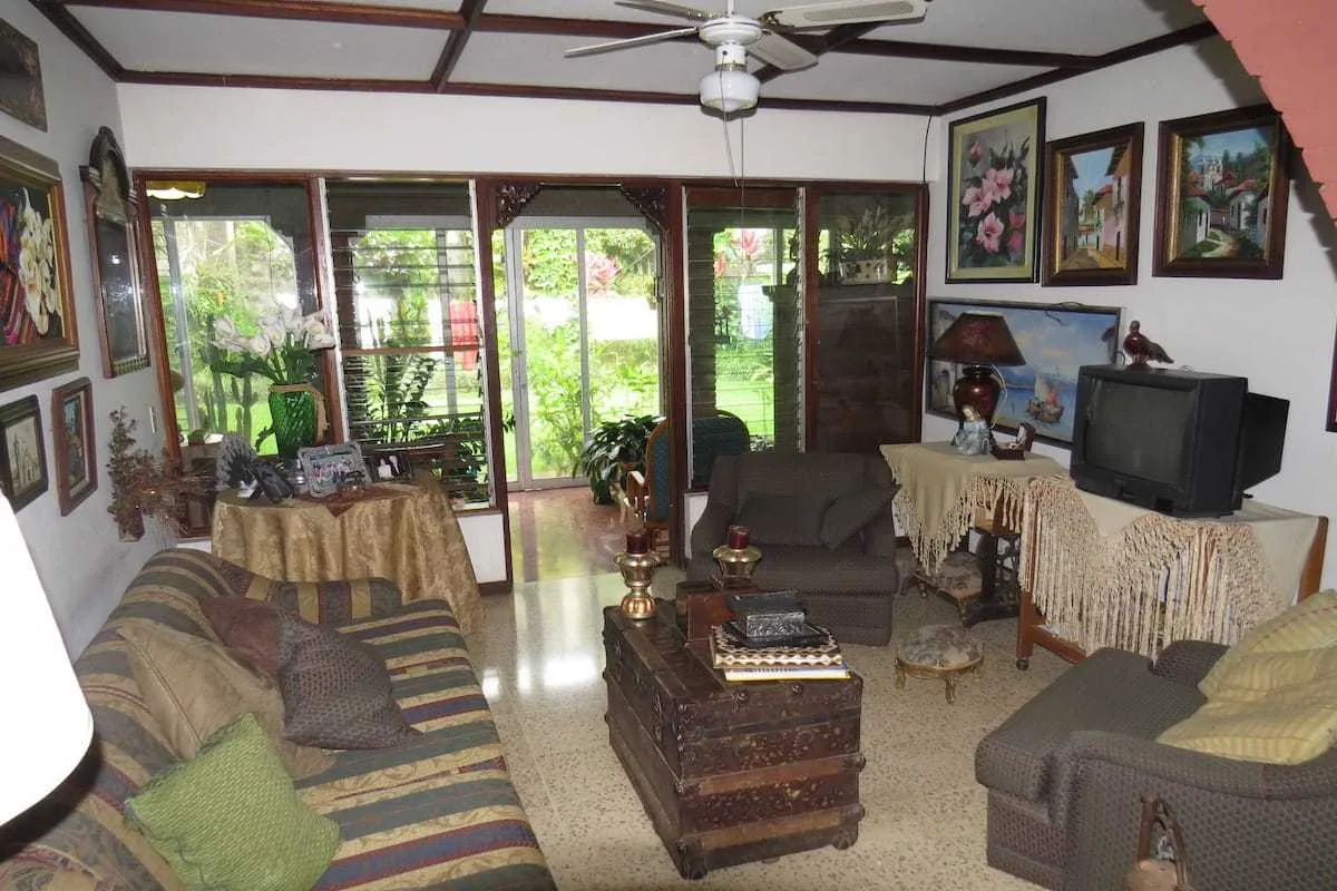 Alquiler de casa en Alajuela centro, Urbanización La Tropicana, $1.500= - foto 4