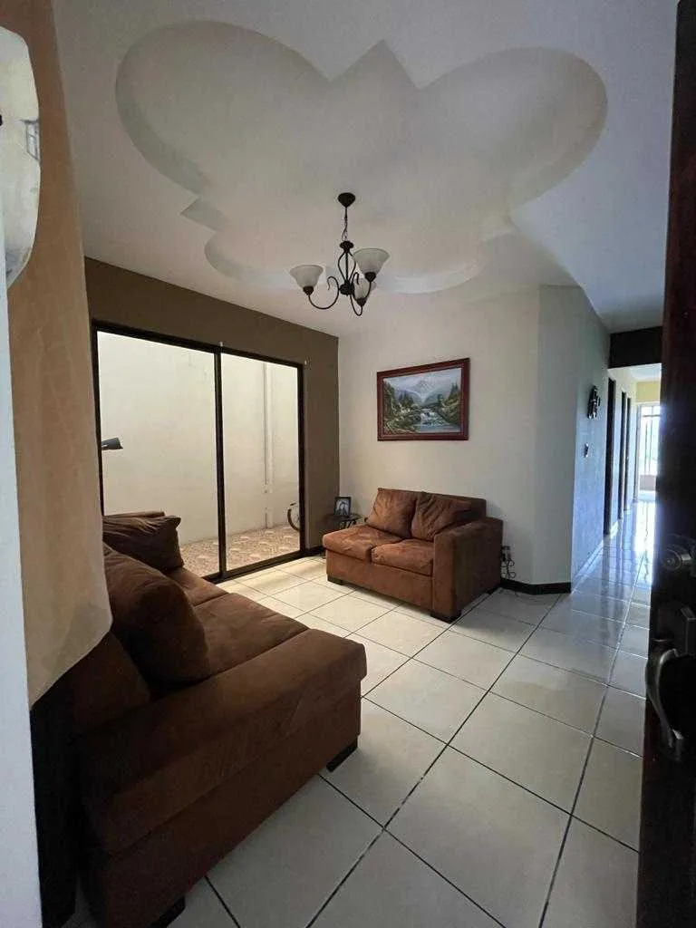 Venta de casa con local comercial, San Isidro de Alajuela, 156 m2, ?61.000.000= - foto 2