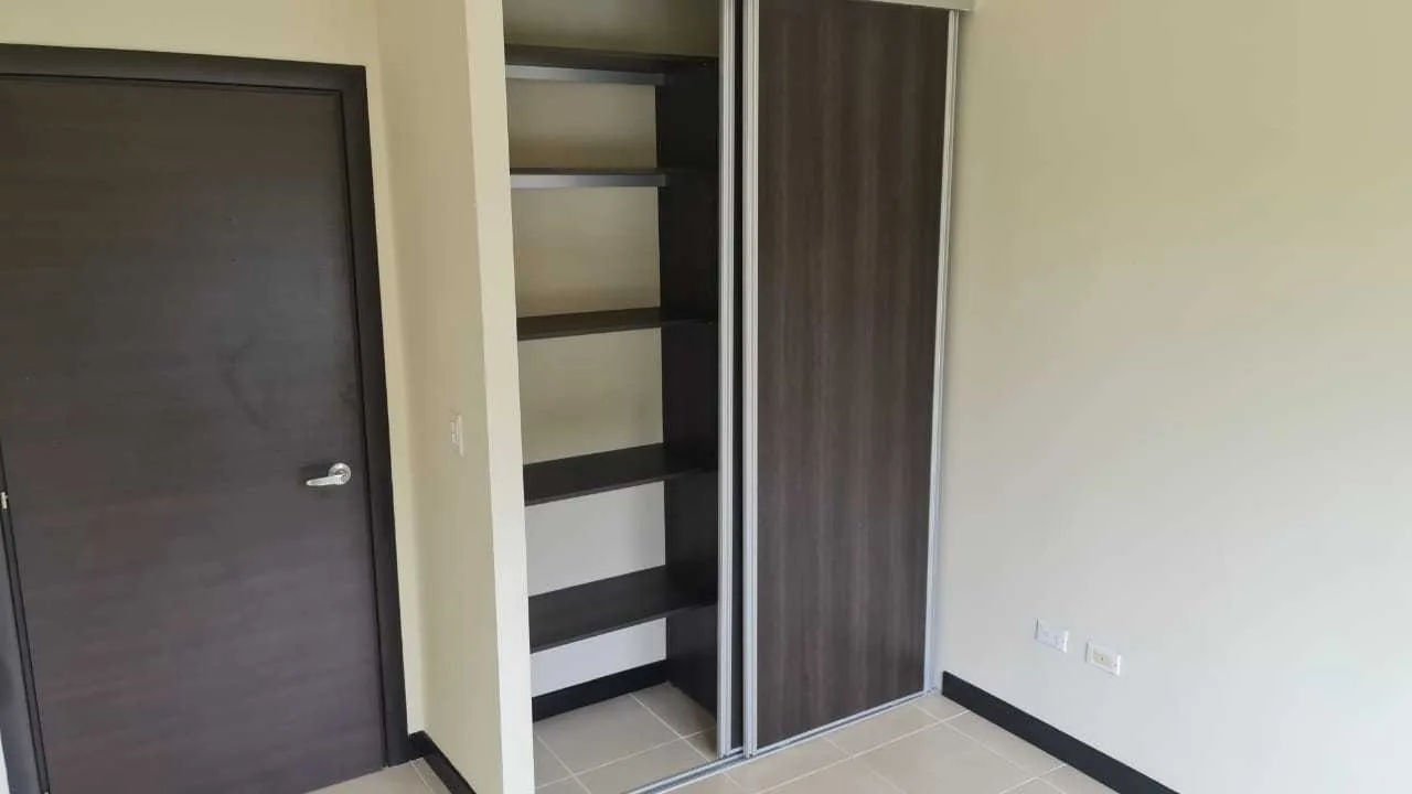 Alquiler de casa, Condominio Doña Elsie Guácima de Alajuela, 140 m2, $750= - foto 4