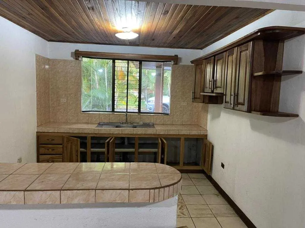 Alquiler de casa, La Garita de Alajuela, 140 m2, $850= - foto 3
