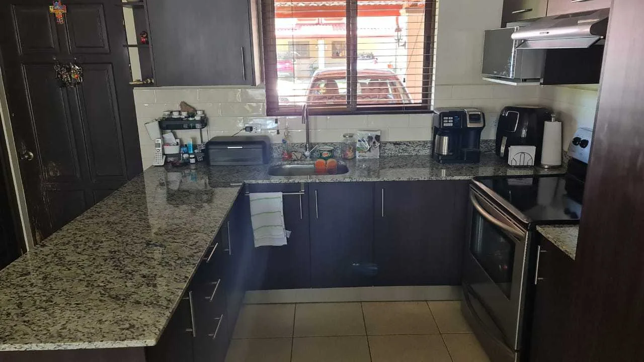 Venta de casa Vila del Lago, El Coyol de Alajuela, 195 m2, $130.000= - foto 4