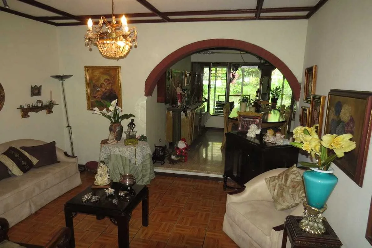 Alquiler de casa en Alajuela centro, Urbanización La Tropicana, $1.500= - foto 2