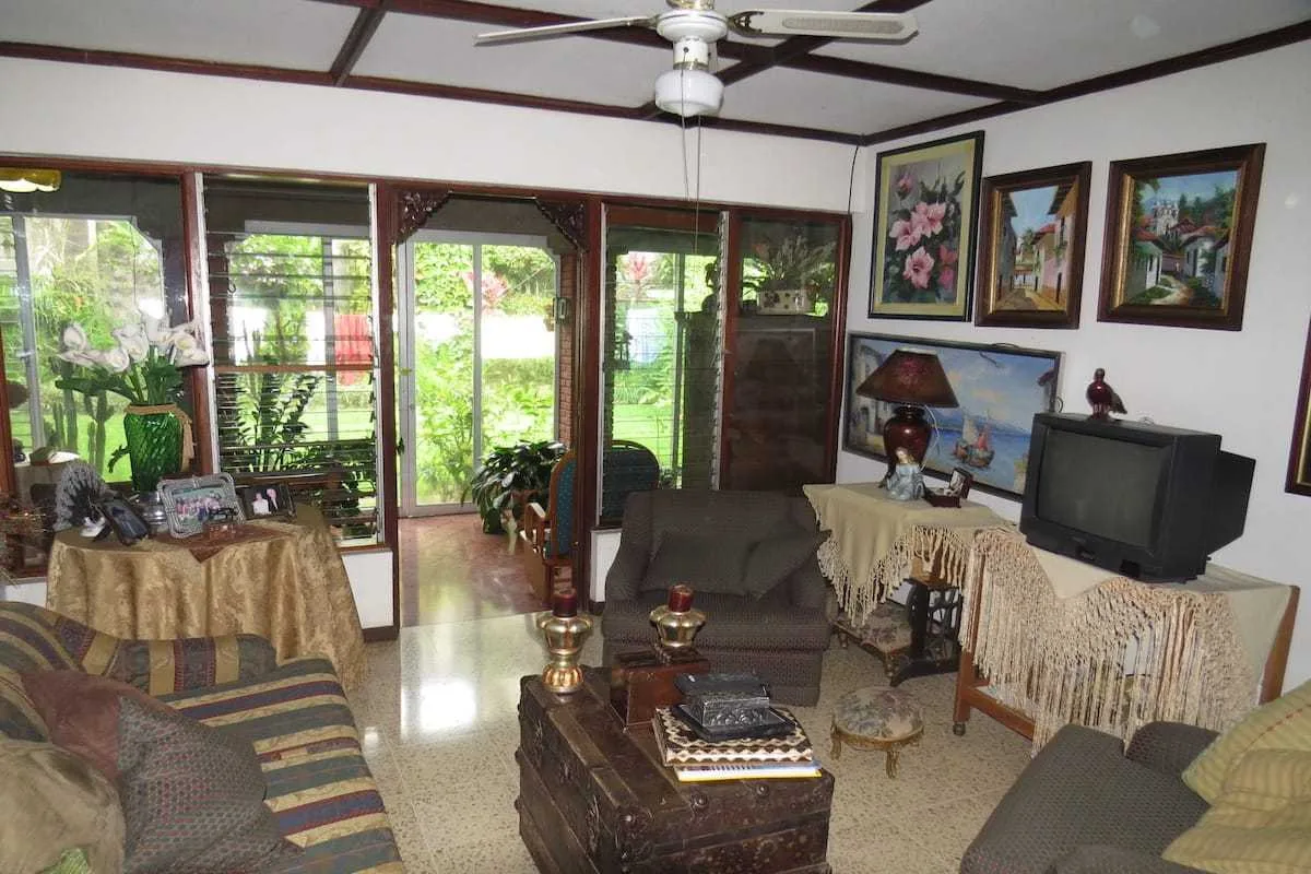 Alquiler de casa en Alajuela centro, Urbanización La Tropicana, $1.500= - foto 6