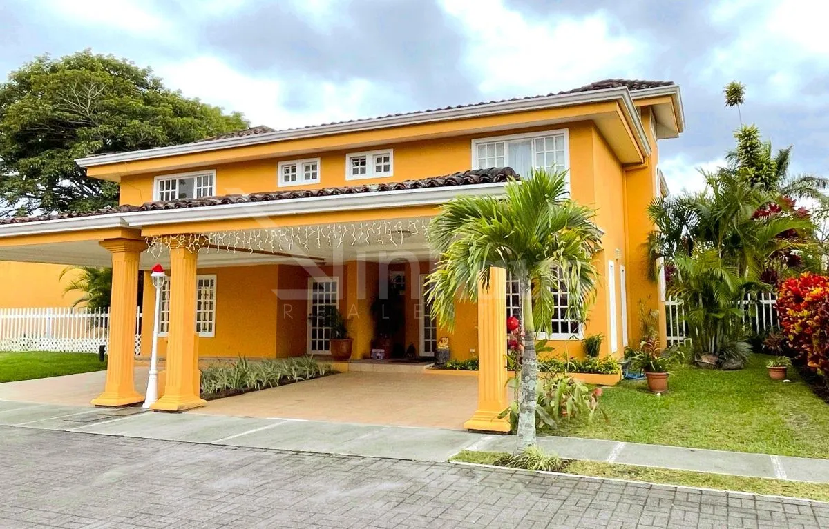 Venta de Casa en Condominio en Moravia