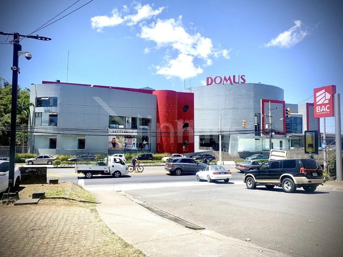 Venta de Edificio completo de locales para oficina, consultorios, academías, entre otros negocios en Curridabat San José
