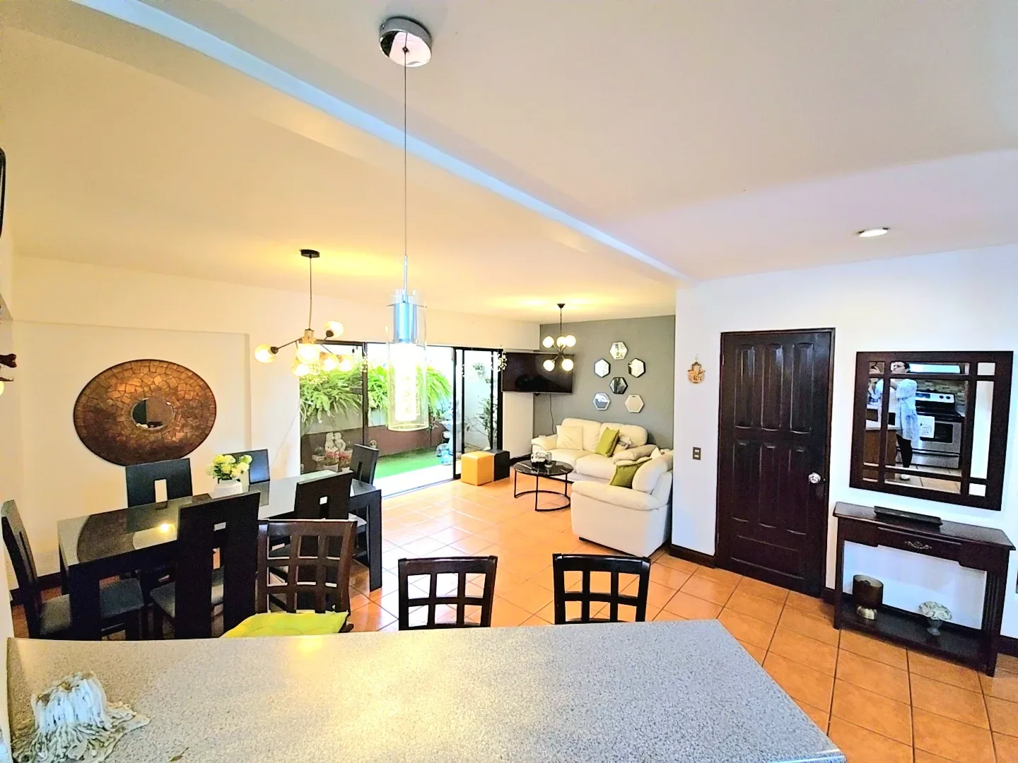 SE VENDE CASA COLONIAL MODERNA CON OFICINA INDEPENDIENTE Y UBICACION ESTRATEGICA EN HEREDIA - foto 2