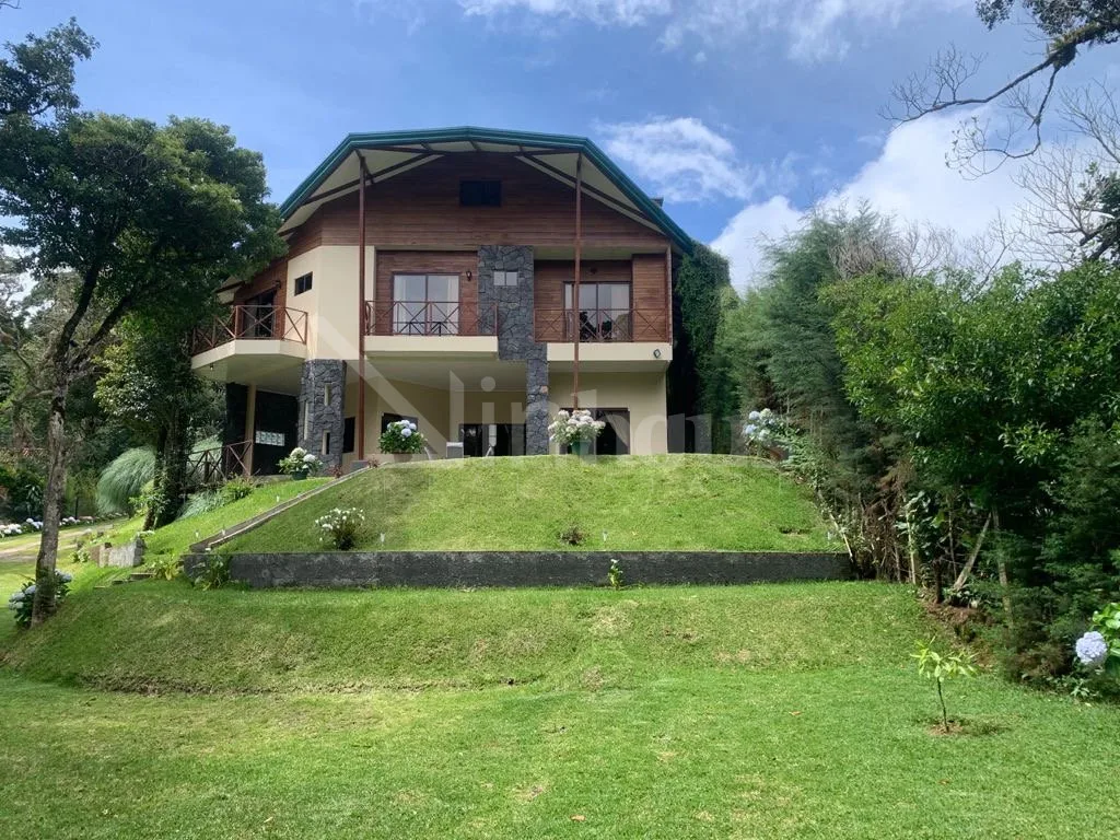 Alquiler de casa independiente en San Rafael de Heredia