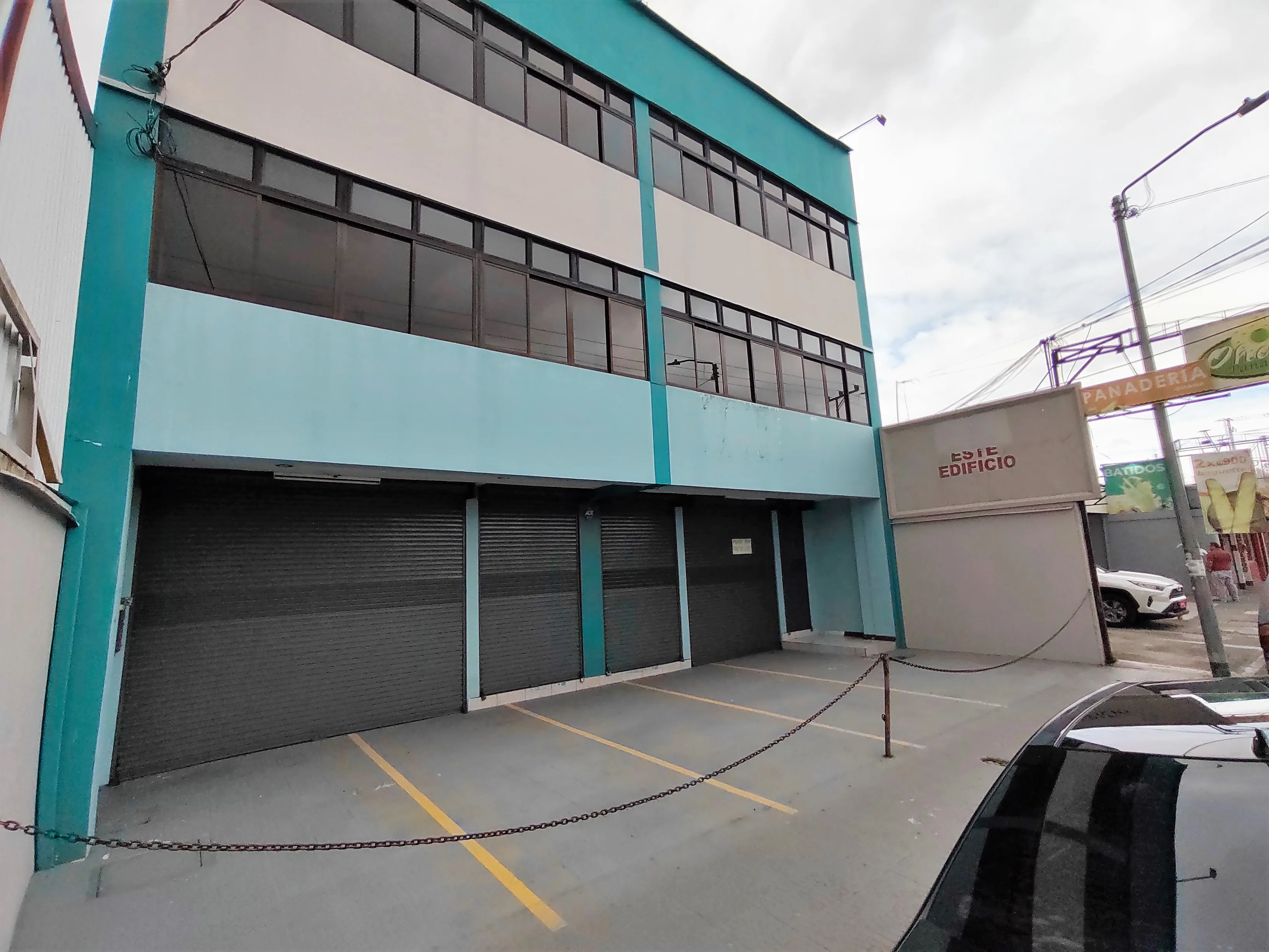 Alquiler Edificio Comercial Moravia calle principal San José