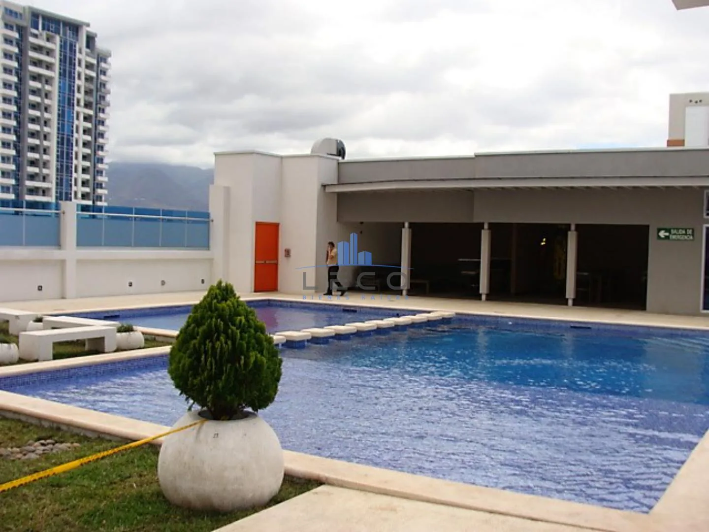 Venta Apartamento Torres Los Yoses (REBAJADO)