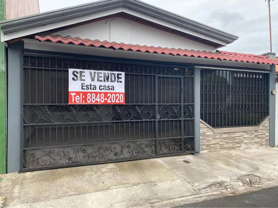 ¡GRAN OPORTUNIDAD, REBAJADA! Casa de 3 Habitaciones en Residencial Lisboa, Alajuela