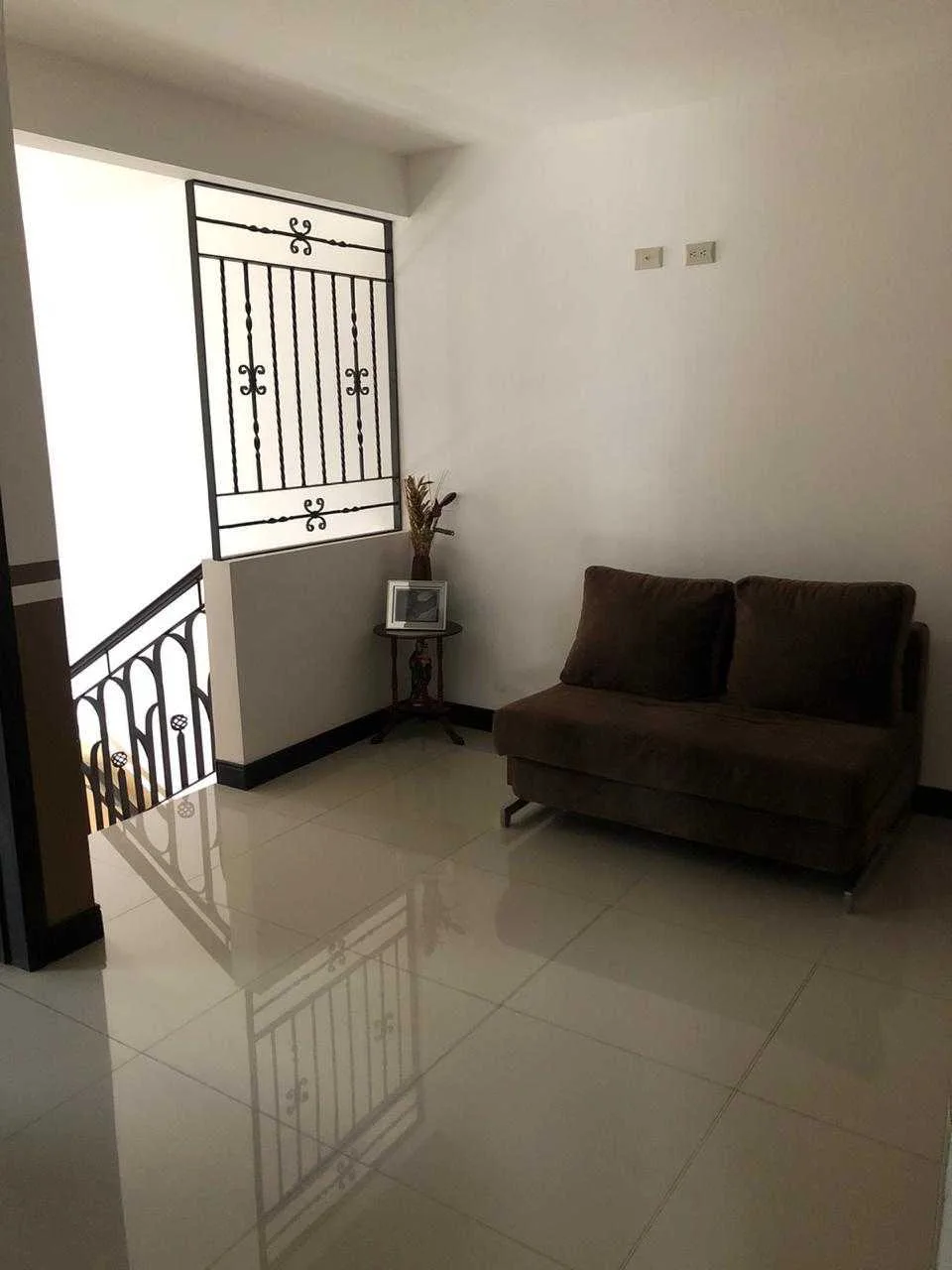 Se Vende Bella Casa De Arquitectura Moderna En San Antonio De Escazú - foto 4