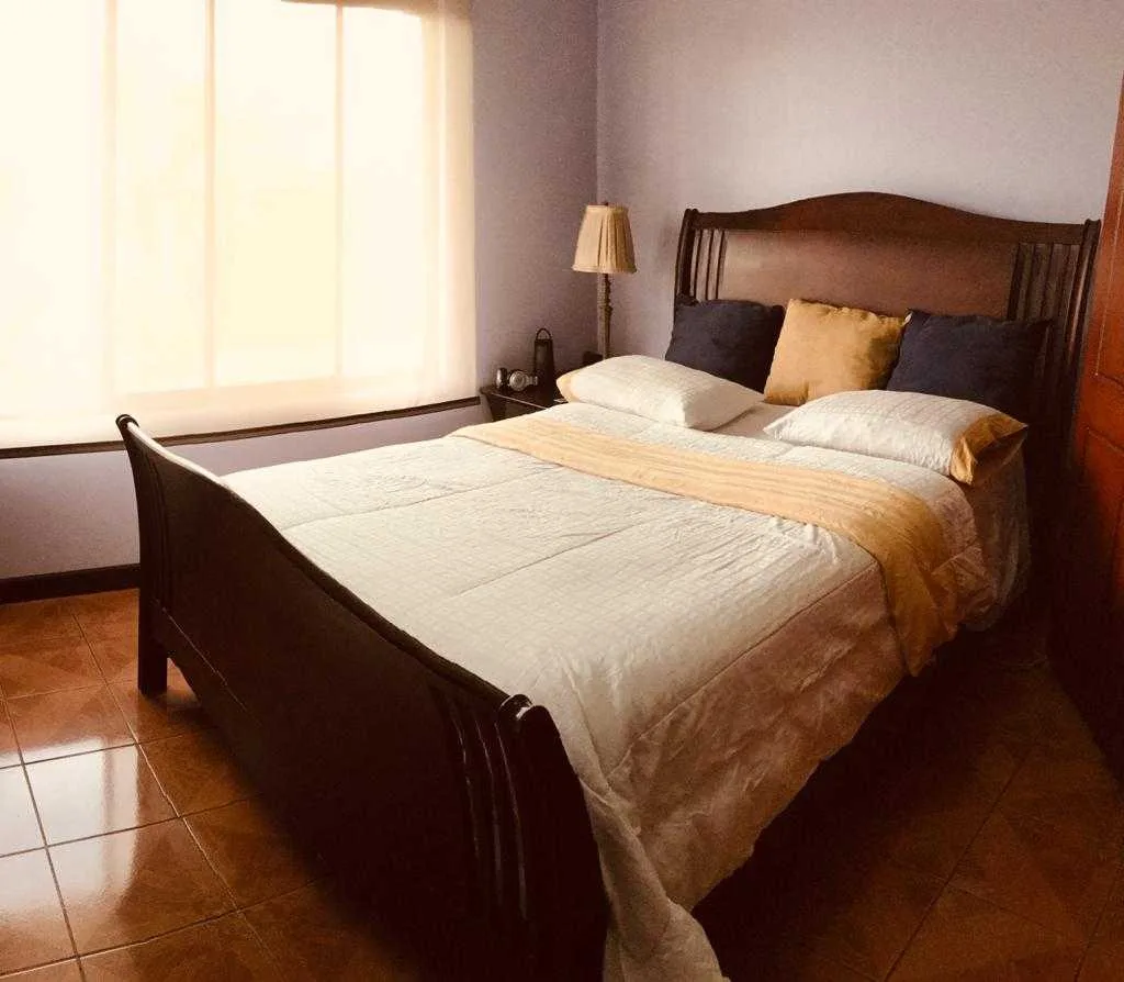 Alquiler de Casa En Guachipelin Escazú Muy Cerca Del Automercado De Guachipellín - foto 4
