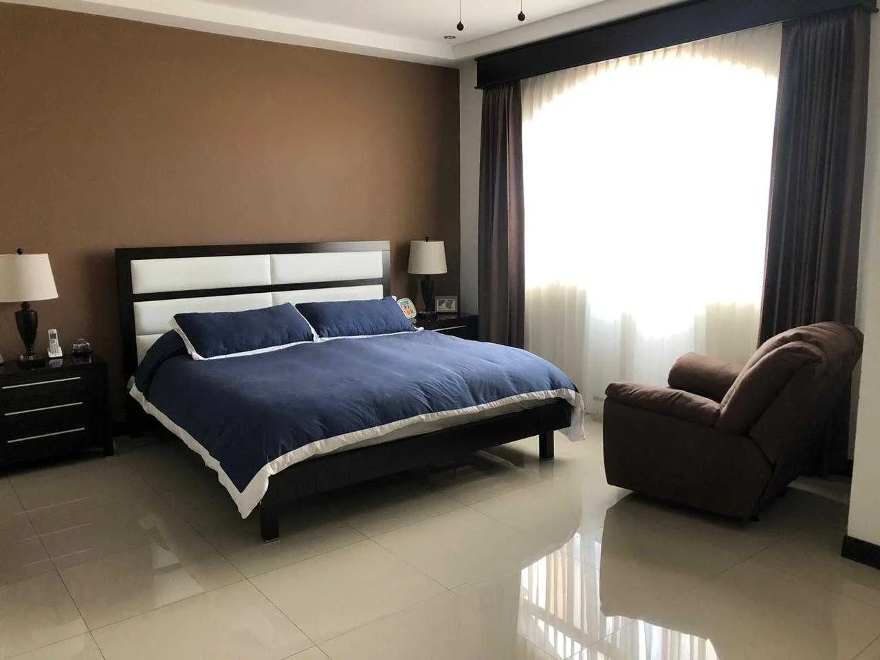 Se Vende Bella Casa De Arquitectura Moderna En San Antonio De Escazú - foto 3
