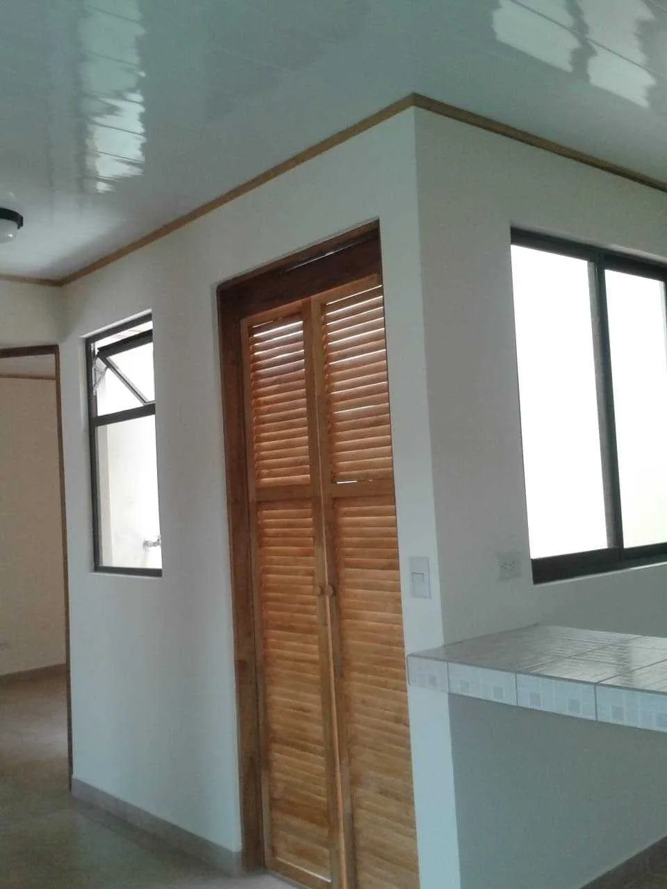 GRAN OPORTUNIDAD GUAPILES Propiedad con 4 apartamentos. Precio Venta; US$ 184.000 - foto 6