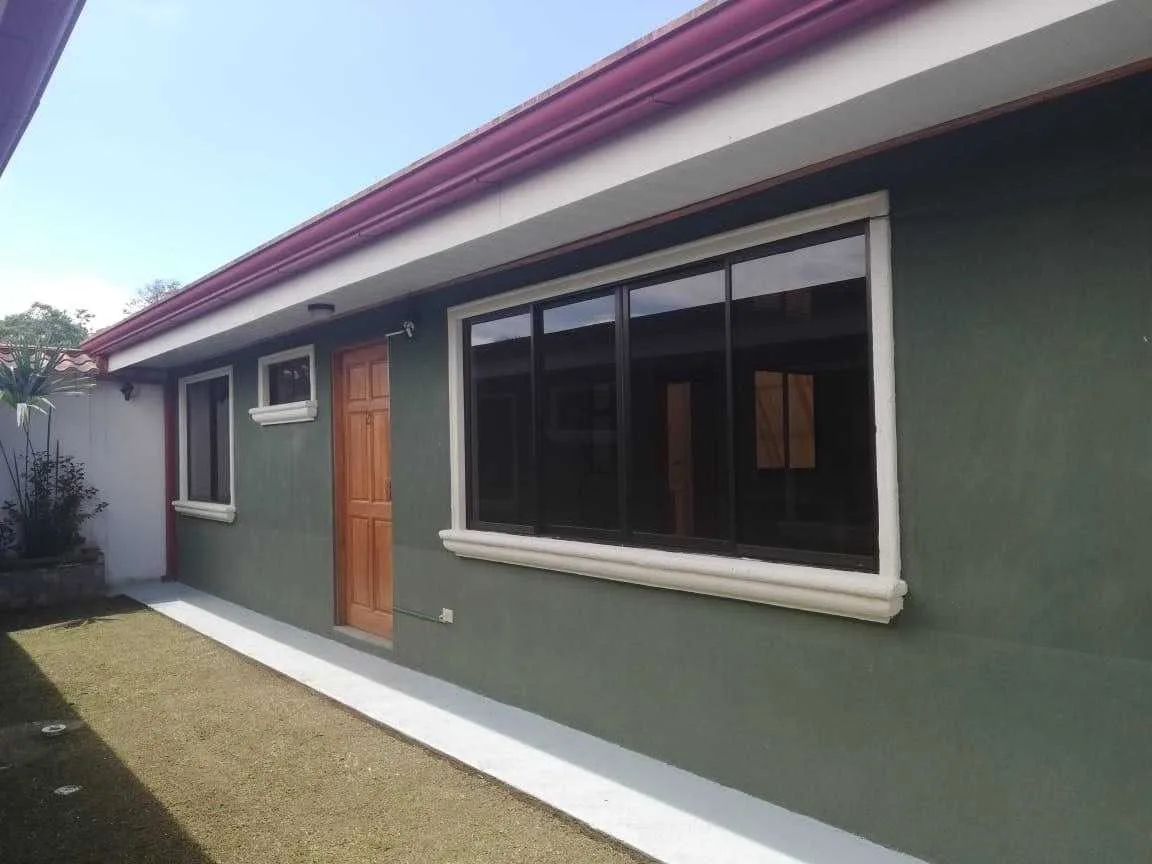GRAN OPORTUNIDAD GUAPILES Propiedad con 4 apartamentos. Precio Venta; US$ 184.000 - foto 5