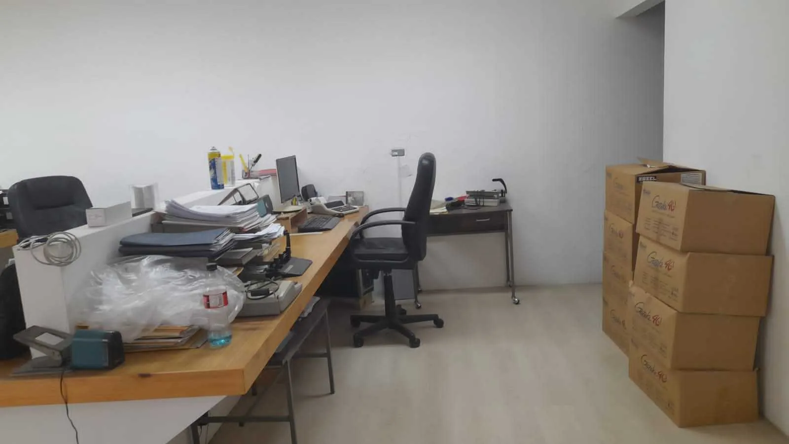 PROPIEDAD CON OFICINAS - foto 2