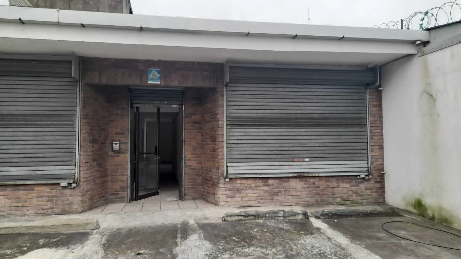 PROPIEDAD CON OFICINAS - foto 5