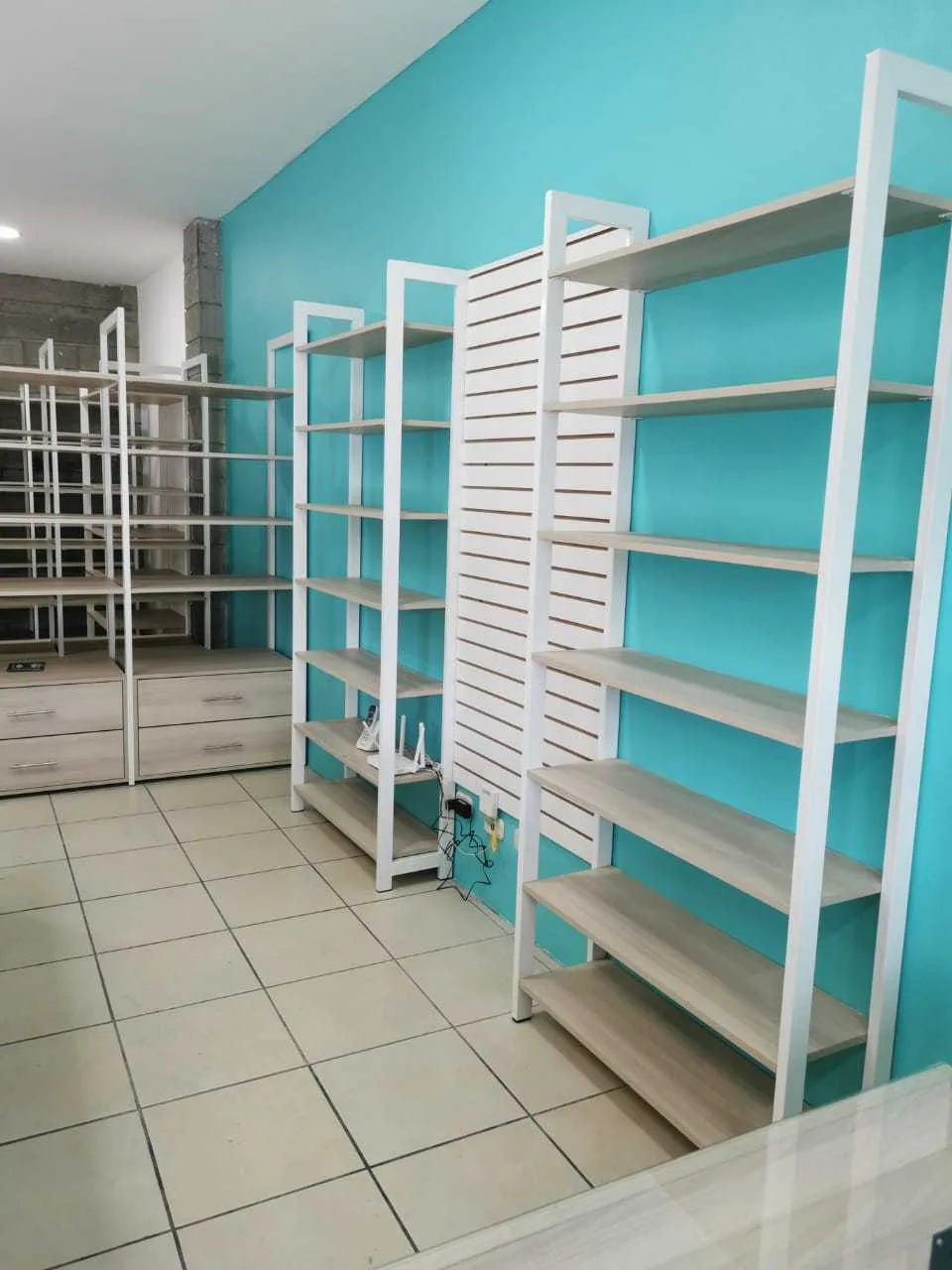 Se Fabrican Muebles de Farmacia Hechos a la Medida - foto 4