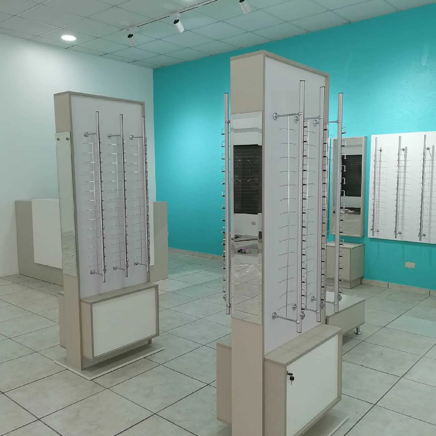 Se Fabrican Muebles Para Clínicas Oftalmológicas Hechos a la Medida - foto 3