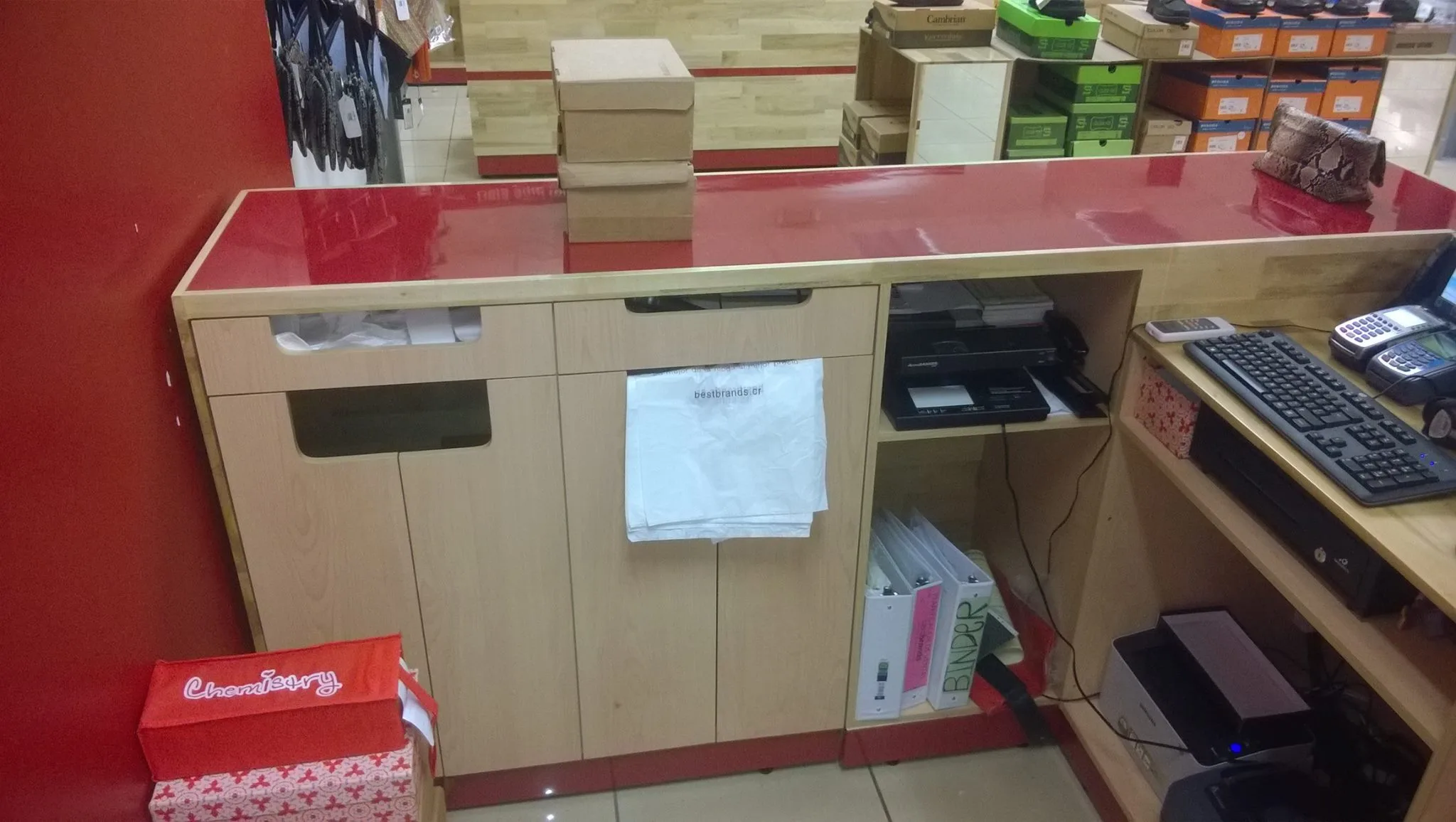 Modernois muebles para negocios