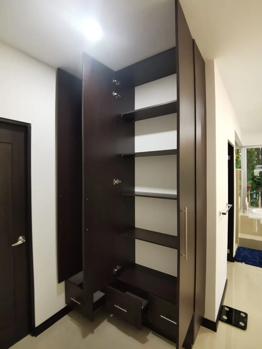 Se Fabrican Closets Hechos a la Medida