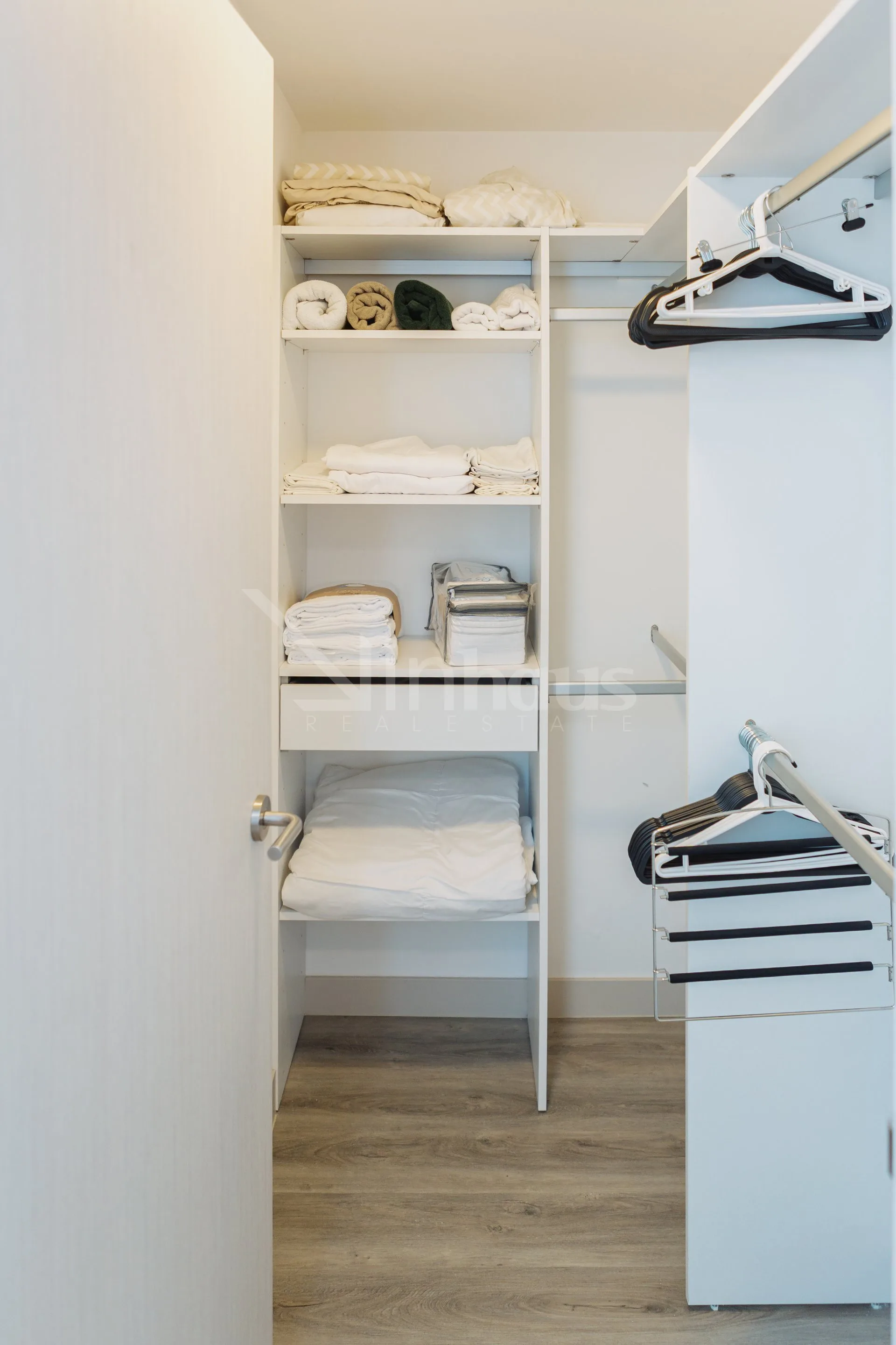 Alquiler de apartamento amueblado en Núcleo Sabana - foto 3