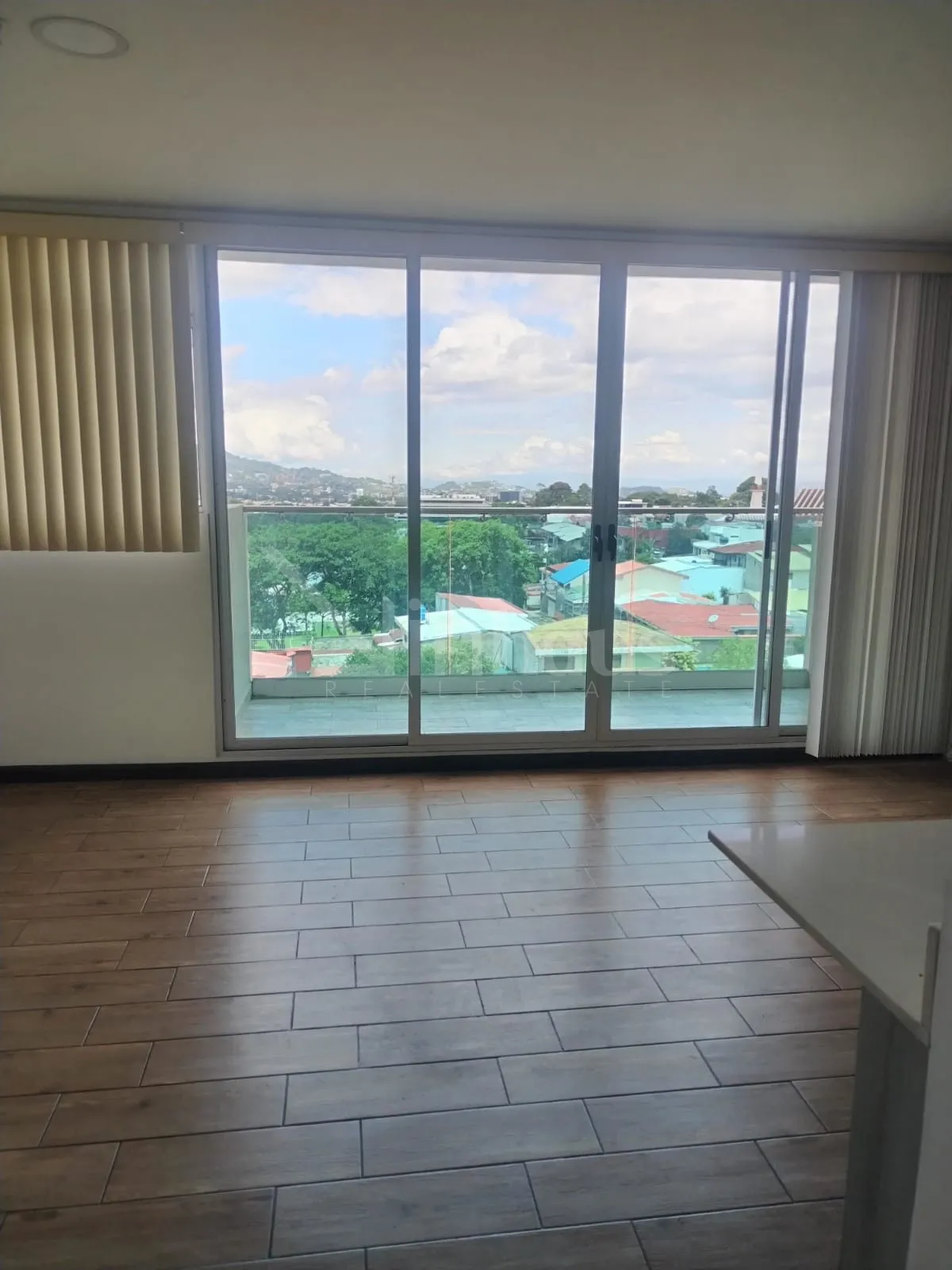 Se alquila apartamento en Torre en Sabana Sur, San José - foto 3