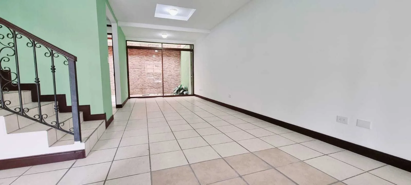 Casa en Venta en La Trinidad de Moravia, San José. - foto 2