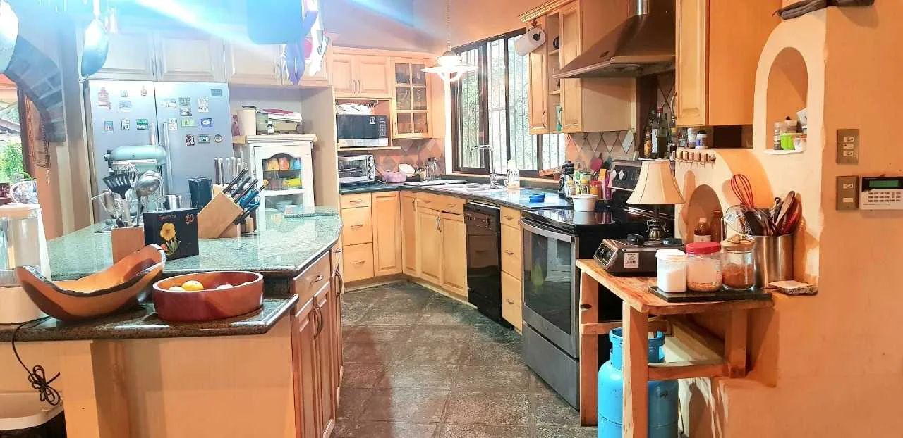 Se Vende Casa en San Rafael de Heredia - foto 3