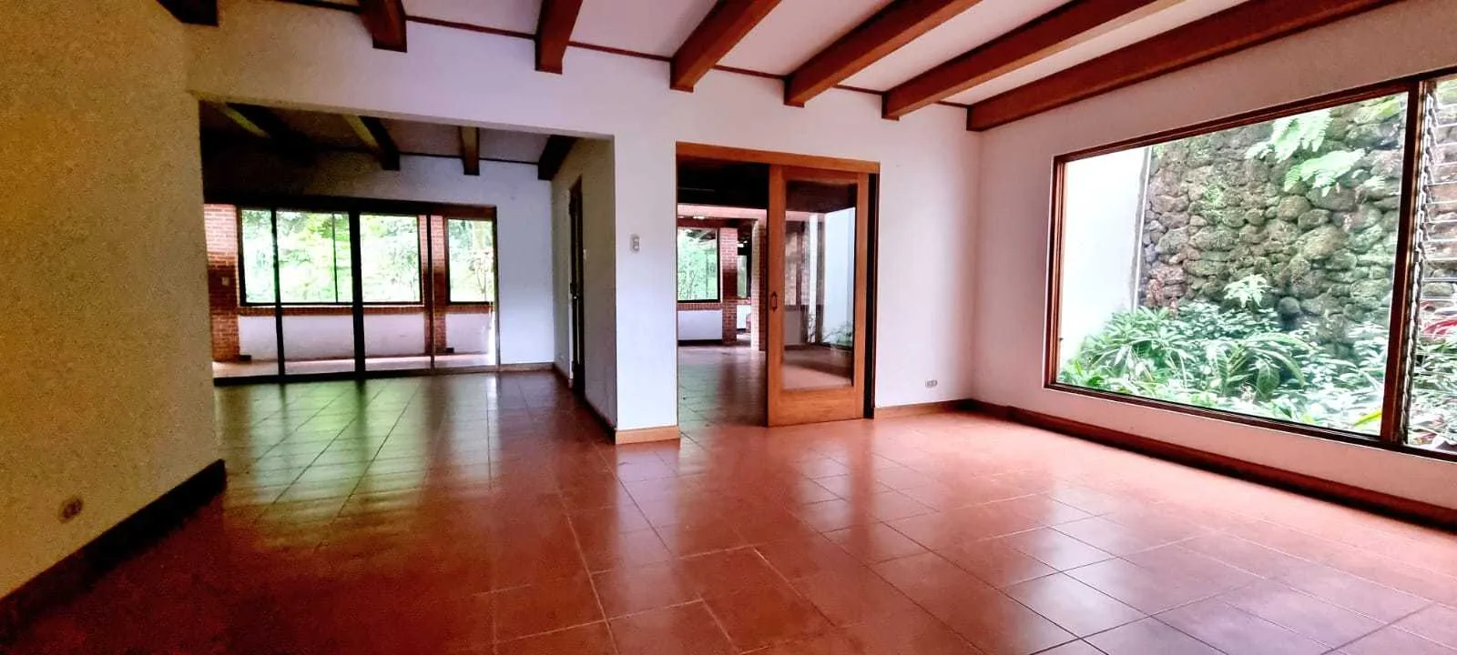 Se Vende Casa en Guayabos de Curridabat, San José. - foto 2