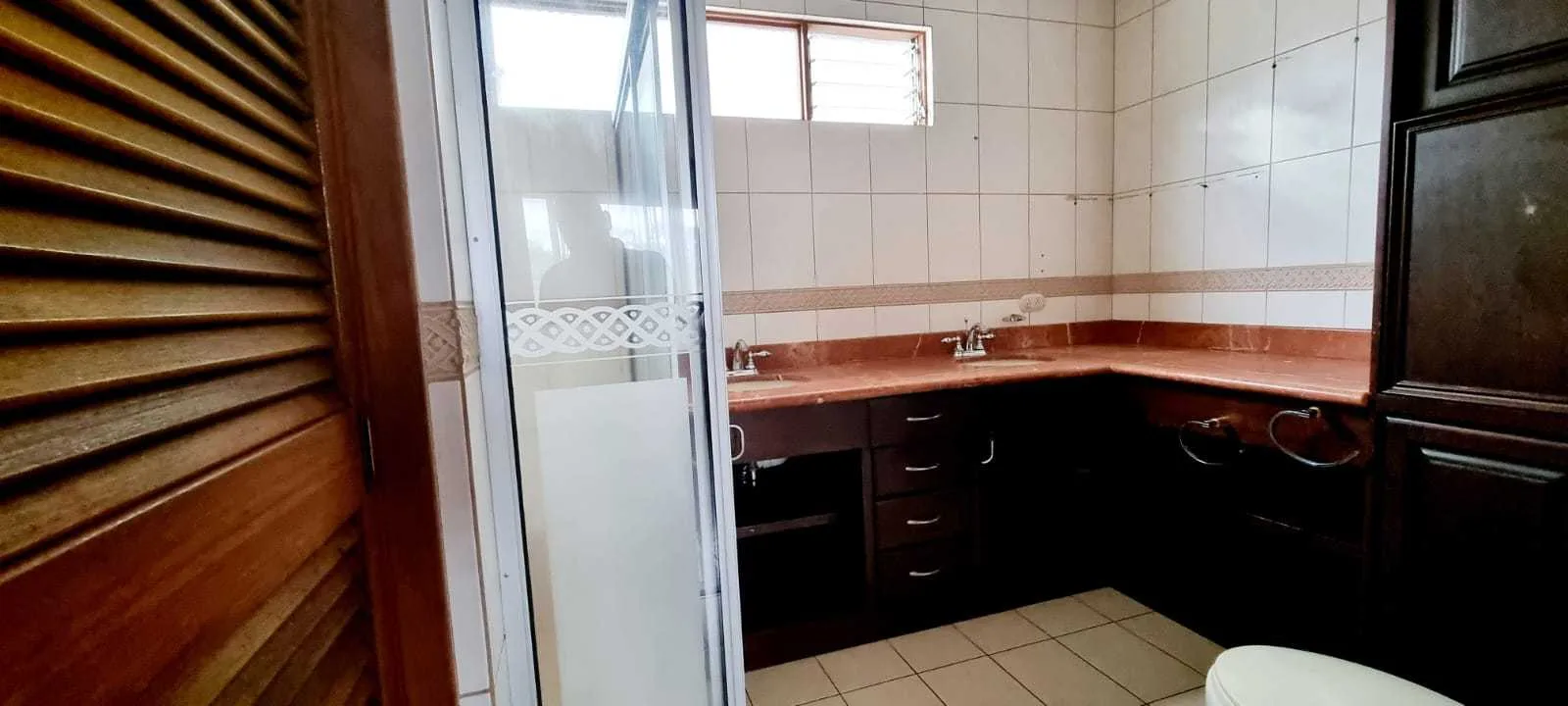 Se Vende Casa en Guayabos de Curridabat, San José. - foto 6